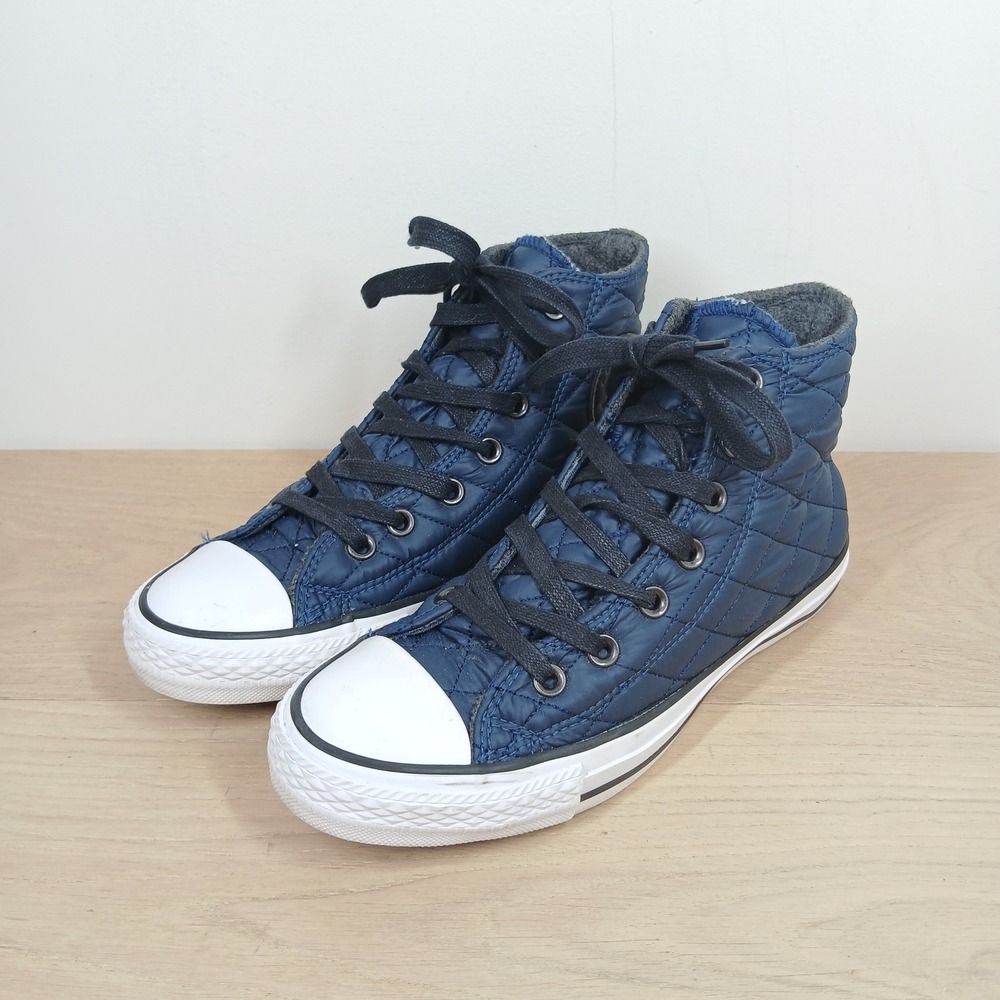 Converse High Top Sneakers Women 7.5 Navy Textile Quilted Lined Winter Casual